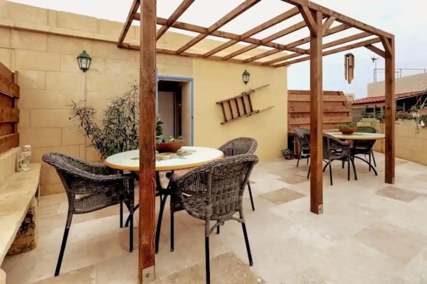 Historic Hideaways - 900 Year Old Converted Studios Victoria Zewnętrze zdjęcie