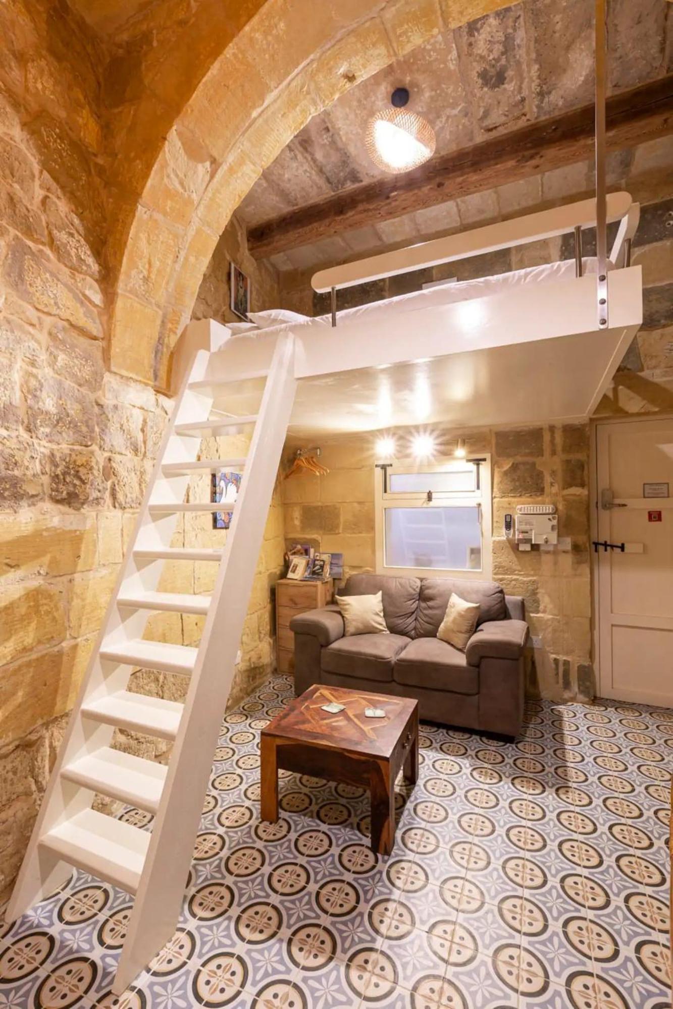 Historic Hideaways - 900 Year Old Converted Studios Victoria Zewnętrze zdjęcie