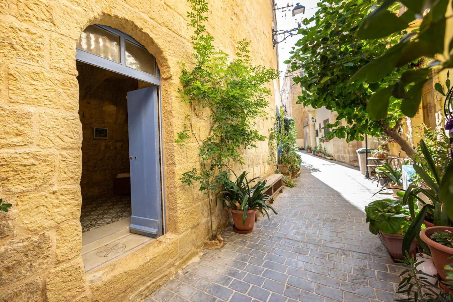 Historic Hideaways - 900 Year Old Converted Studios Victoria Zewnętrze zdjęcie