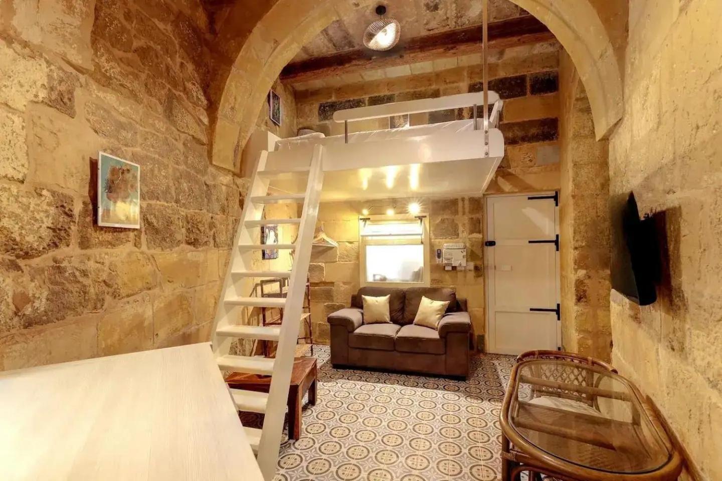 Historic Hideaways - 900 Year Old Converted Studios Victoria Zewnętrze zdjęcie