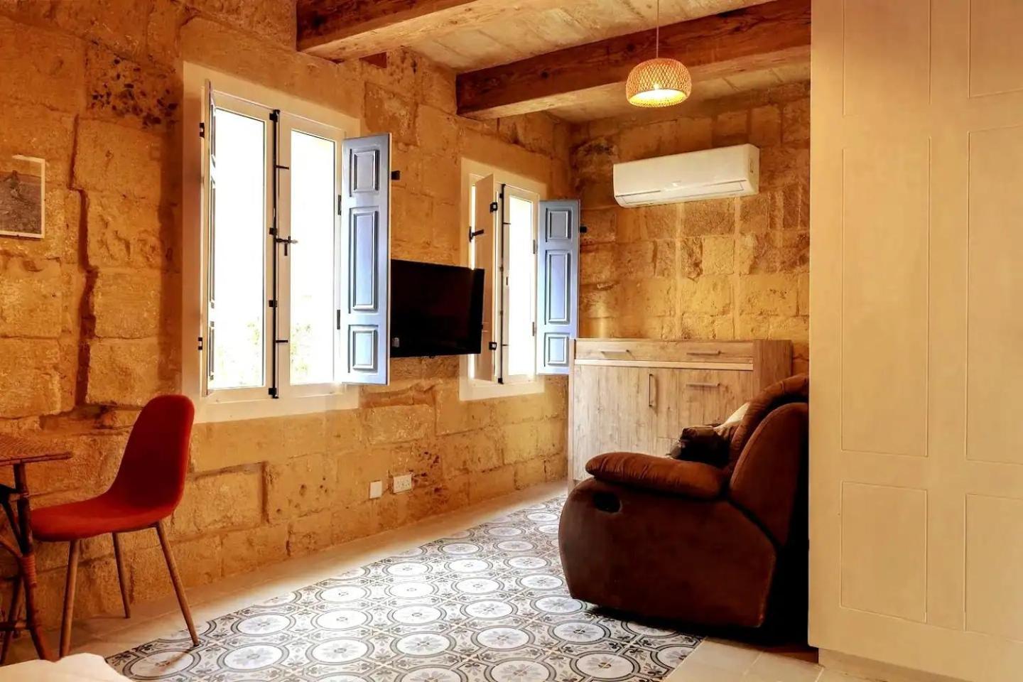 Historic Hideaways - 900 Year Old Converted Studios Victoria Zewnętrze zdjęcie