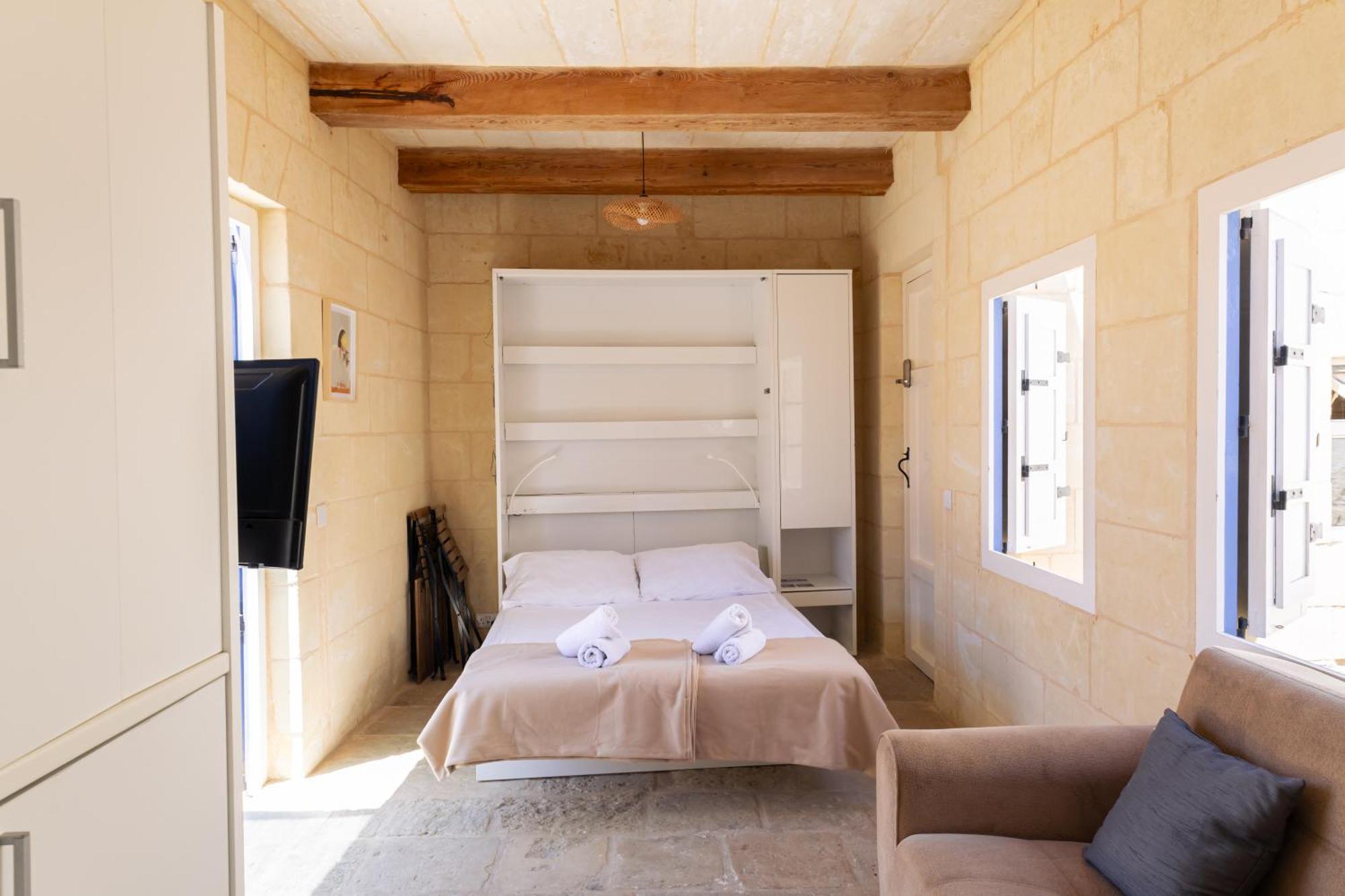 Historic Hideaways - 900 Year Old Converted Studios Victoria Zewnętrze zdjęcie