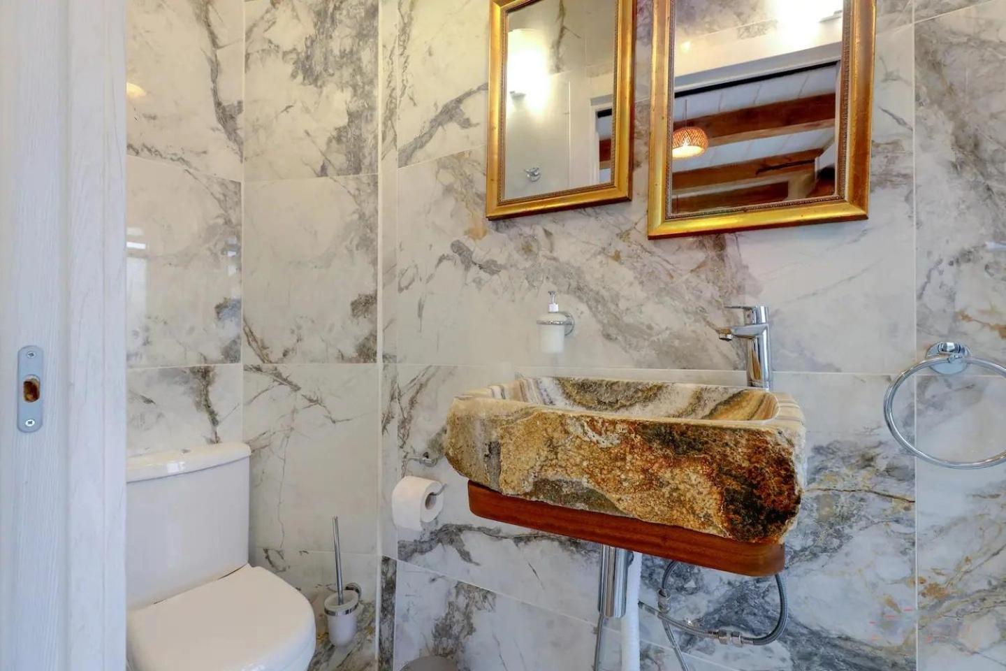 Historic Hideaways - 900 Year Old Converted Studios Victoria Zewnętrze zdjęcie