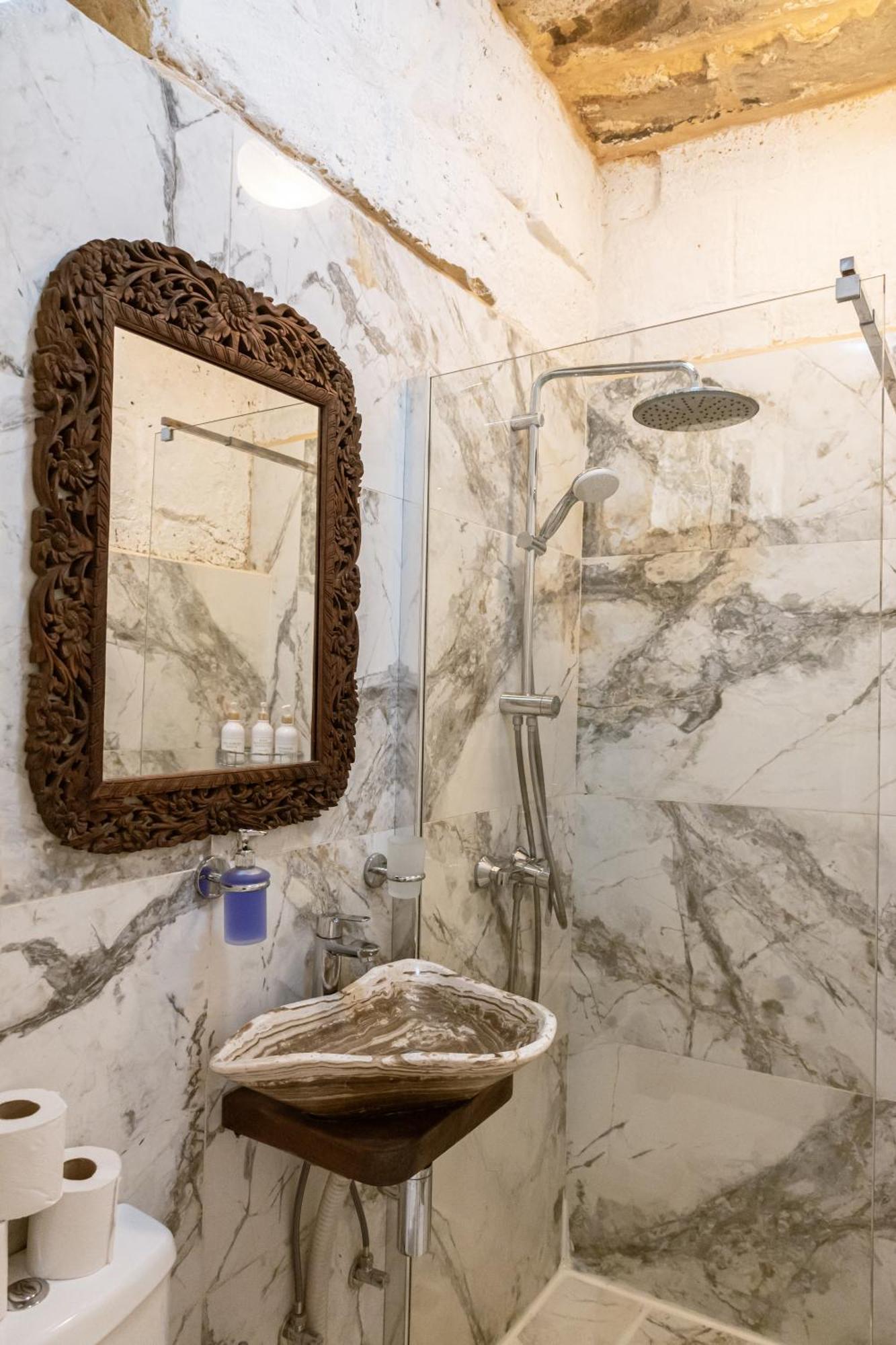 Historic Hideaways - 900 Year Old Converted Studios Victoria Zewnętrze zdjęcie